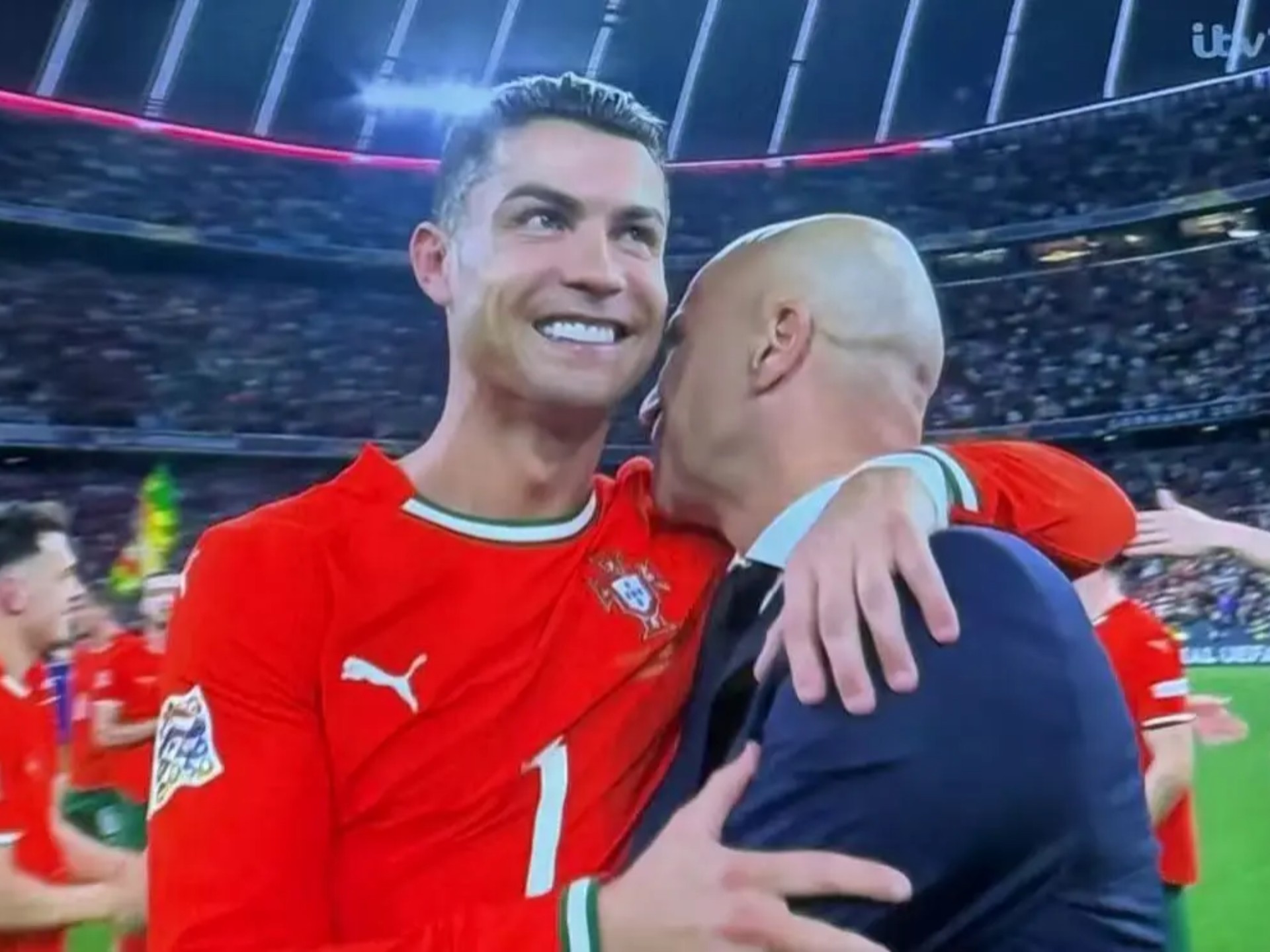 九游会-C罗与90激战曼联分钟，出色发挥胜负难料！，库里焦点对战比赛高潮迭起的简单介绍