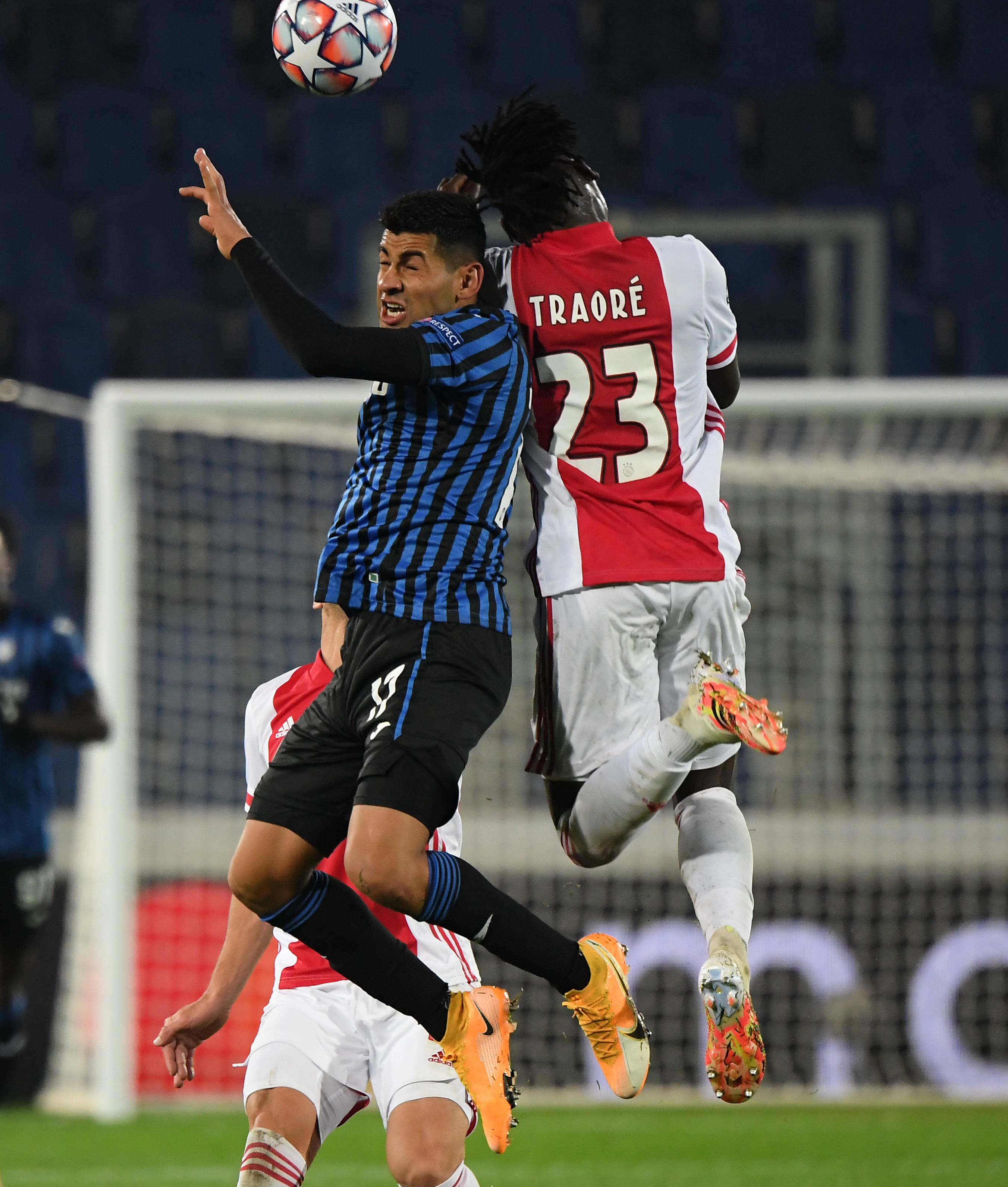  泽连斯基为什么支持率高 