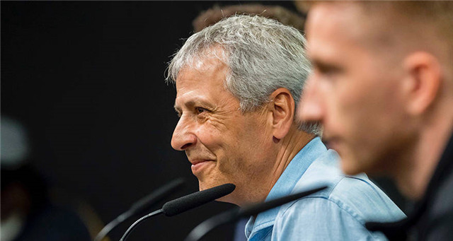 今晨托特纳姆调整名单以备欧冠，主帅复盘环节打磨，质疑声仍在，球队文化再被提及的简单介绍